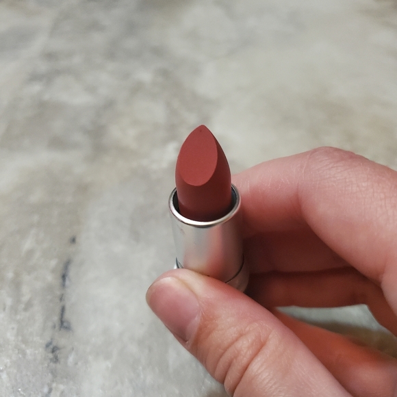 MAC Cremesheen Lipstick in "Fanfare" - Picture 2 of 6